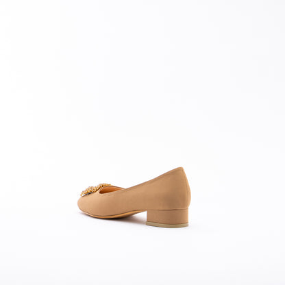ELAYZA GOLDEN BROWN