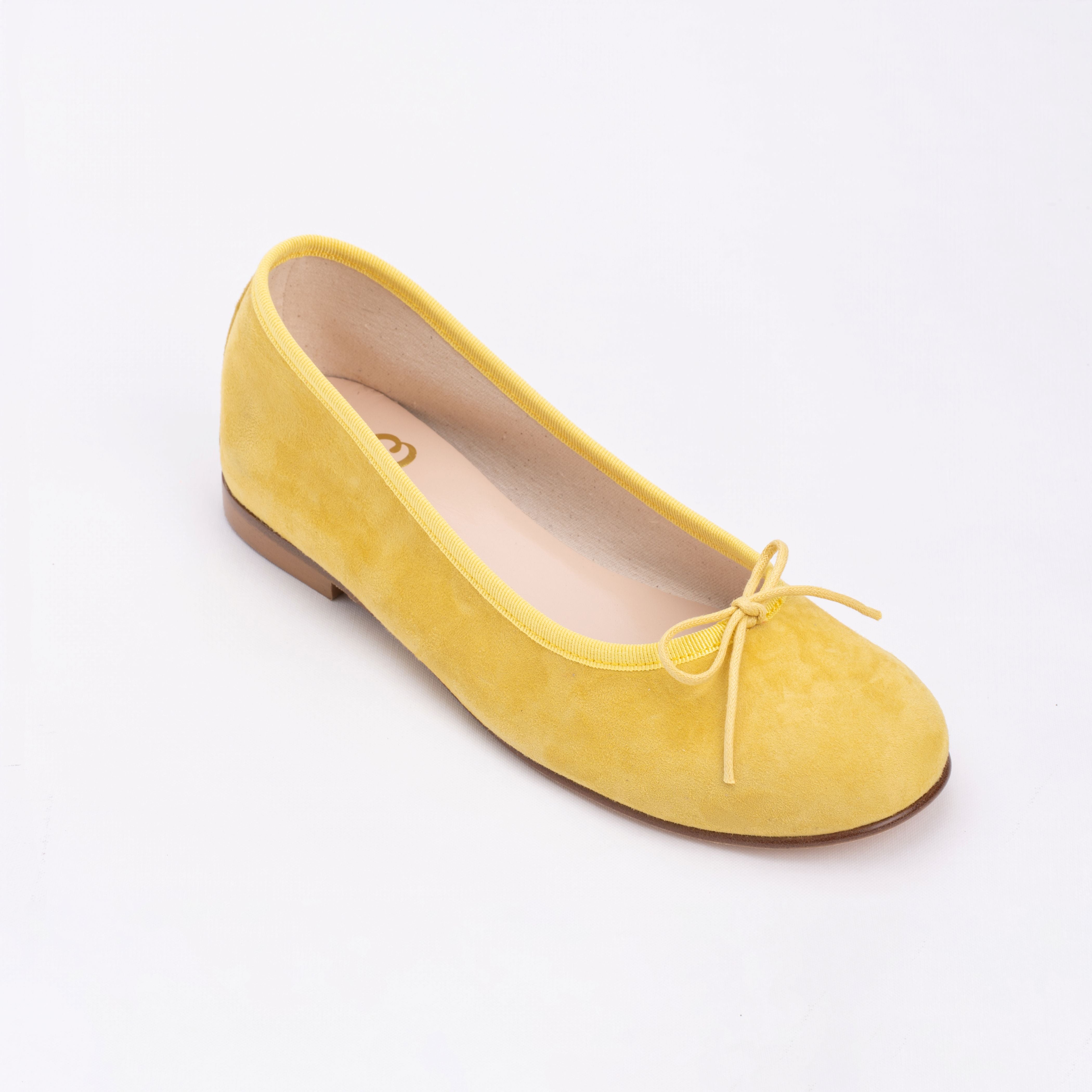 BALLERINA IN YELLOW