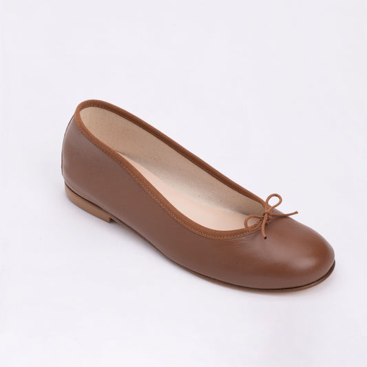 BALLERINA IN BROWN