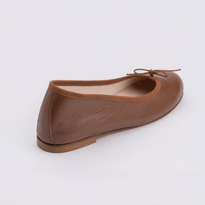 BALLERINA IN BROWN