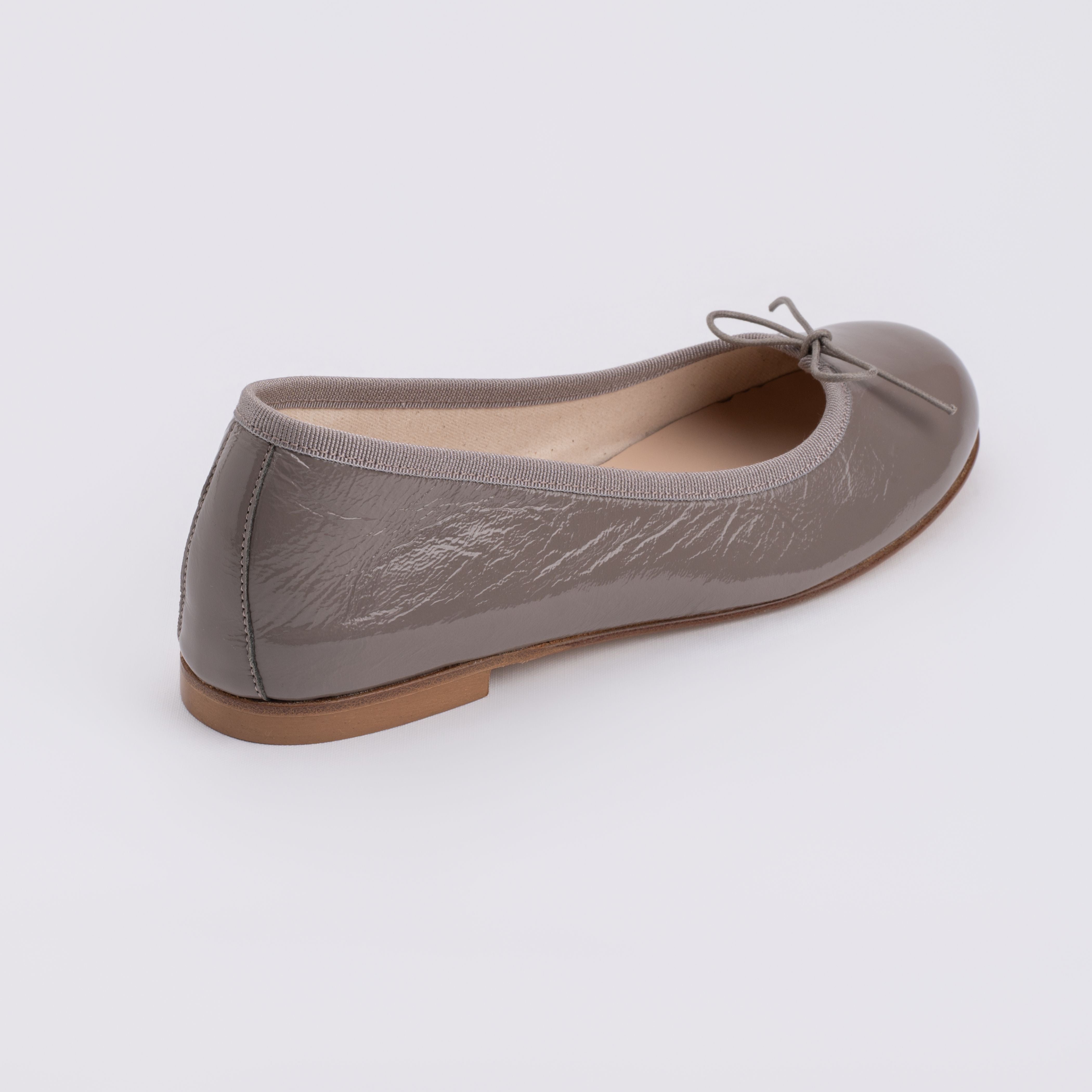 BALLERINA IN STUDIO GREY