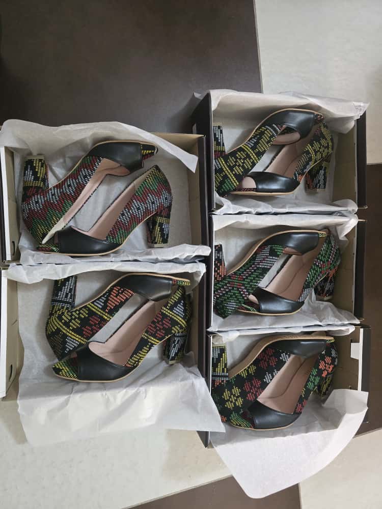 HUMI Dastar Peep-toe Heels